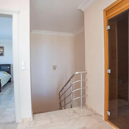 Апартаменты Sea View Penthouse 4+1 *